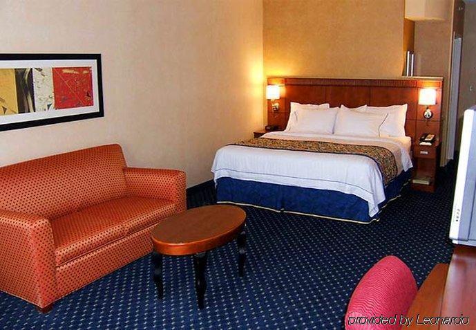 Courtyard By Marriott Winchester Medical Center Room photo